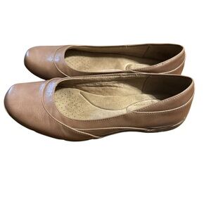 Life stride women’s shoes size 8